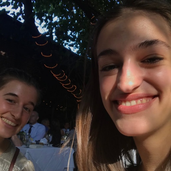 Madeline Huttie - Poshmark Profile Picture of Madeline Huttie (@madhuttie) on Poshmark