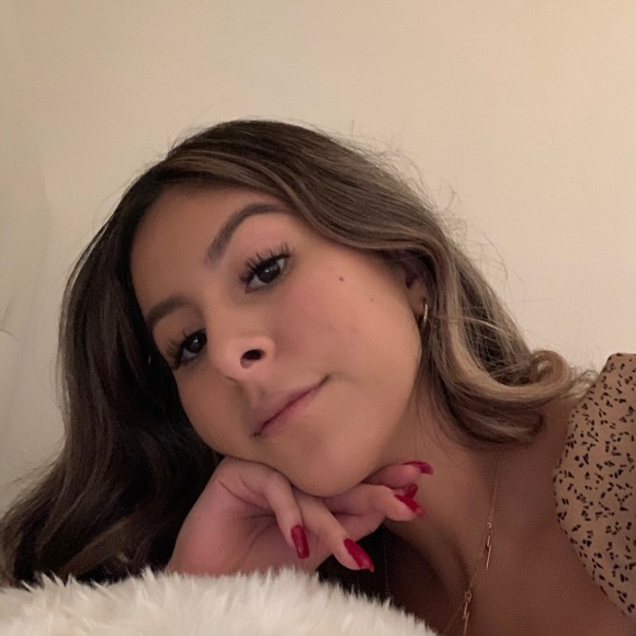 Profile Picture of Paula Naranjo (@19panar1) on Poshmark