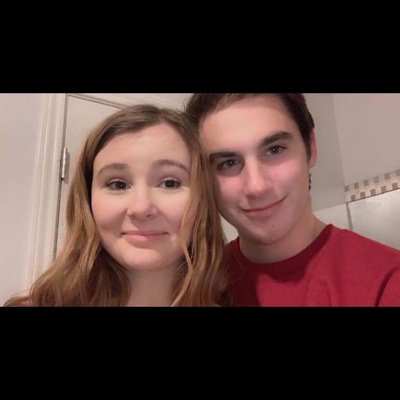 Profile Picture of Savannah Perry (@savannahlperry_) on Poshmark