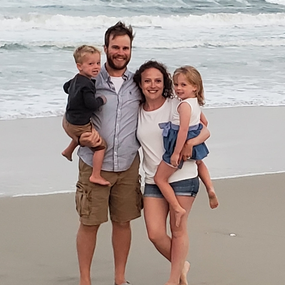 Profile Picture of Sara Hartline (@shortttcakeee) on Poshmark