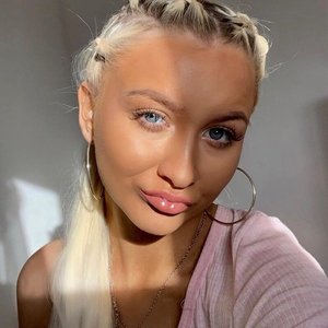 Profile Picture of Mandi (@sugarmandi) on Myspace