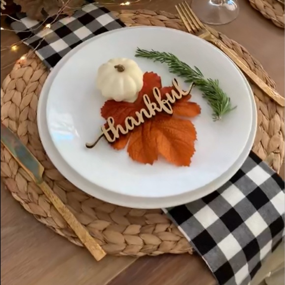 Profile Picture of Andreina Gil (@canelagil) on Poshmark