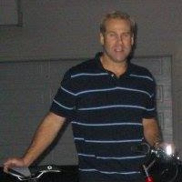 Profile Picture of Mark Curtis (@mkcurtis1) on Poshmark