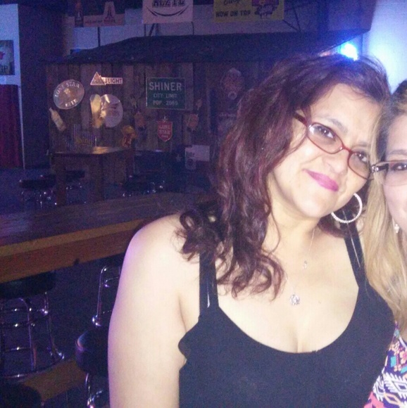 Profile Picture of Nancy Tello (@nancytello1069) on Poshmark