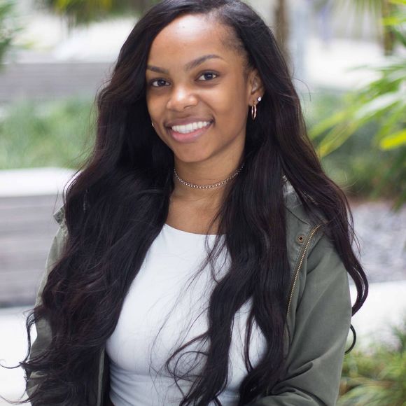 Profile Picture of Anissa Mitchell (@anissadee) on Poshmark