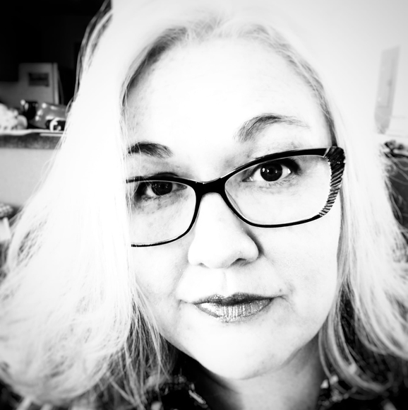 Profile Picture of Melisa Hedman (@opecia) on Poshmark