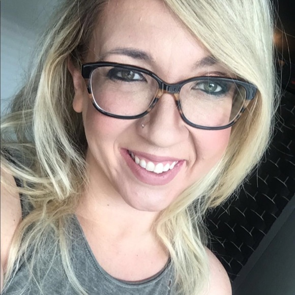 Profile Picture of Heather Bennet (@hbennet) on Poshmark