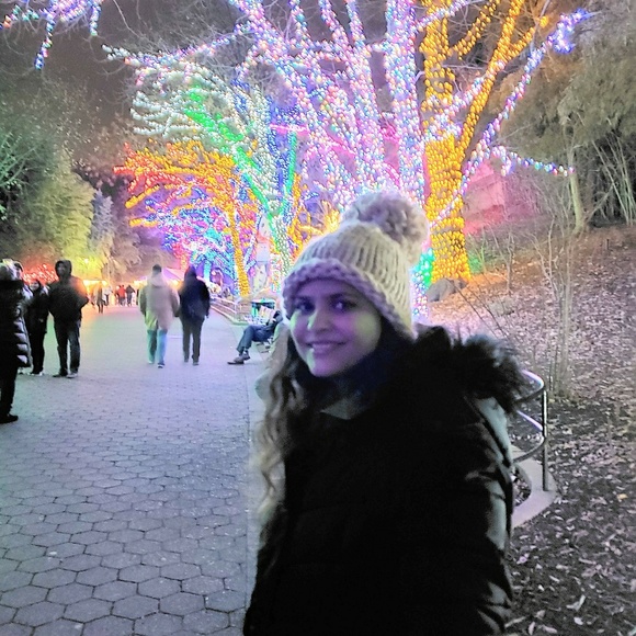 Profile Picture of Apurva Patil (@apurva123) on Poshmark