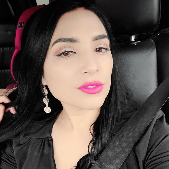 Profile Picture of Anahi Jurado (@anahijurado) on Poshmark