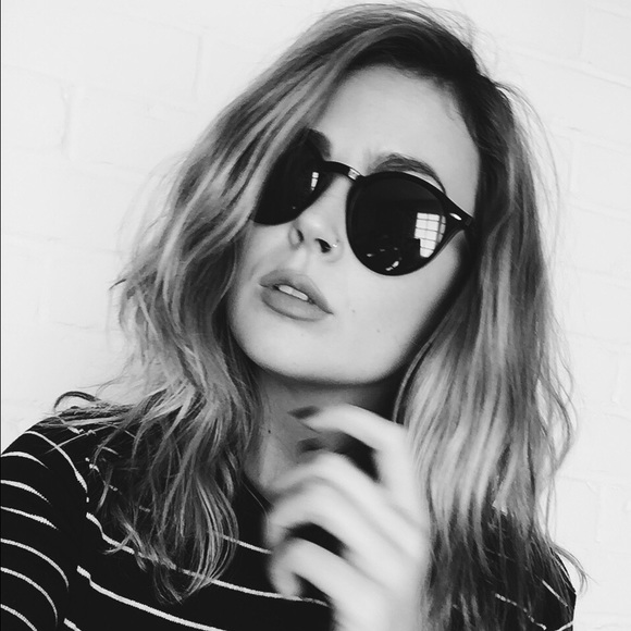 Profile Picture of Kendall rae Lunde (@kendallrae) on Poshmark