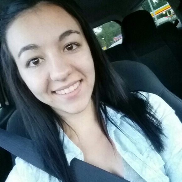 Profile Picture of Jourdann Bormann (@jourdann03) on Poshmark