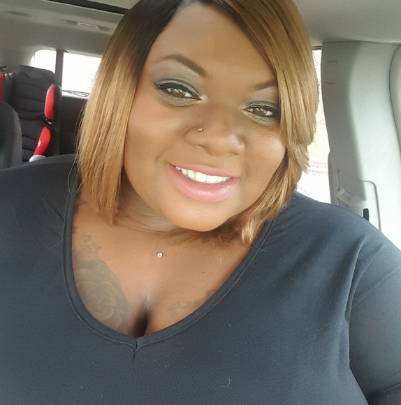 Profile Picture of Rashida Scott (@rashida_scott) on Poshmark