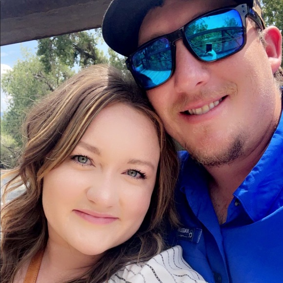 Mariah Selby - Poshmark Profile Picture of Mariah Selby (@mariah_selby) on Poshmark