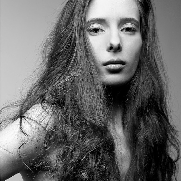 Profile Picture of Nuri Nuri (@nusinuri) on Poshmark