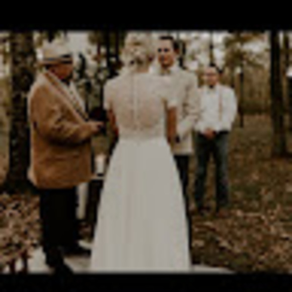 Profile Picture of Callie Horting (@calliehorting) on Poshmark