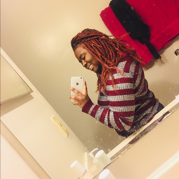 Profile Picture of Shania Johnson (@niahlee12) on Poshmark