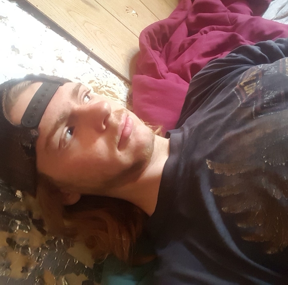 Profile Picture of Ben Schaffer (@benschaffer) on Poshmark