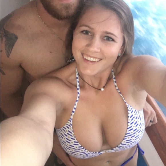 Profile Picture of Adrianne Poteat (@tkap0915) on Poshmark