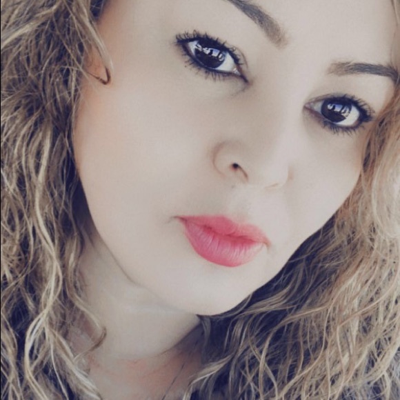 Profile Picture of Cathy Duron (@cathyduron) on Poshmark