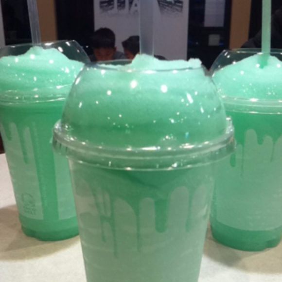 Profile Picture of Joey Wu (@adopttmyclosett) on Poshmark