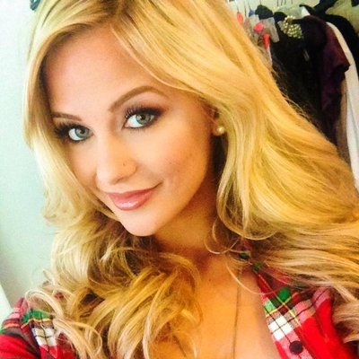 Profile Picture of Amanda Redfield (@AlohaRedfield) on Twitter