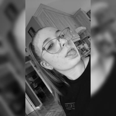 Profile Picture of Laurence Côté (@loulouswagcool) on Twitter