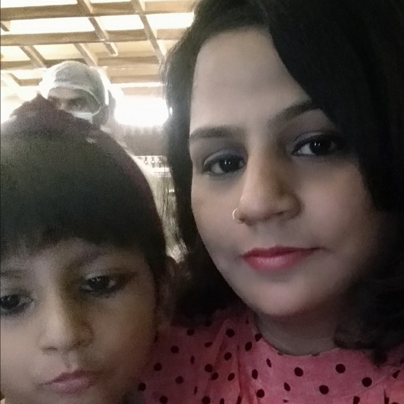 Profile Picture of Pooja Srivastava (@pooja781) on Poshmark