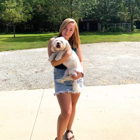 Profile Picture of Shelby Scheurich (@sscheurich) on Poshmark