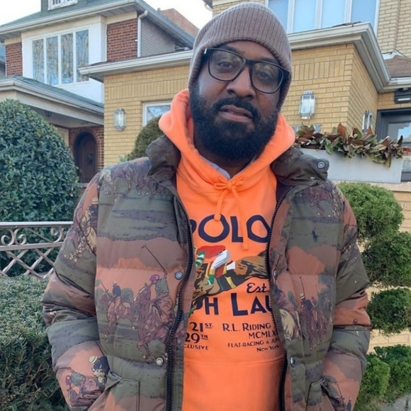 Profile Picture of Wayne Olivier (@waoliv) on Poshmark
