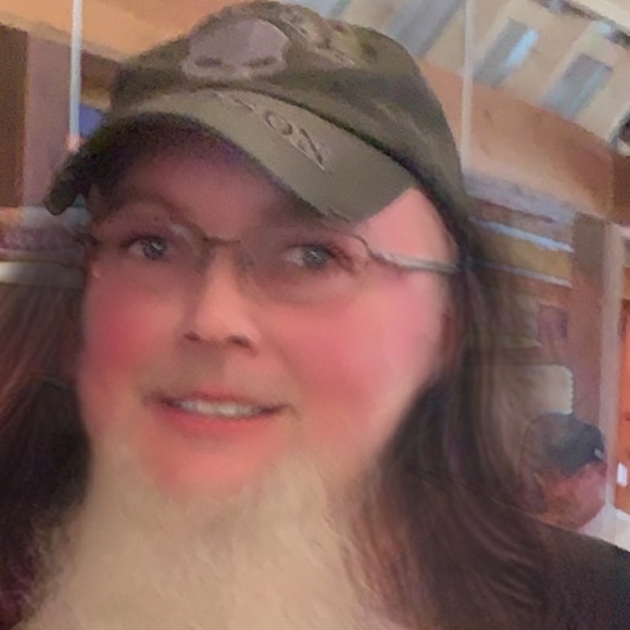 Profile Picture of Loretta Helmandollar (@lhdollar) on Poshmark