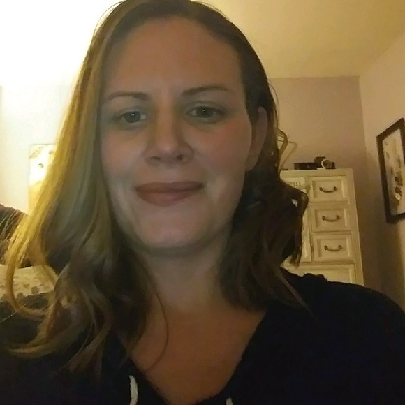 Profile Picture of Tiffany Bubla (@ariesfool85) on Poshmark