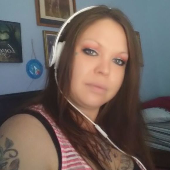 Profile Picture of Jessica Bosquez (@cmeshine01) on Poshmark