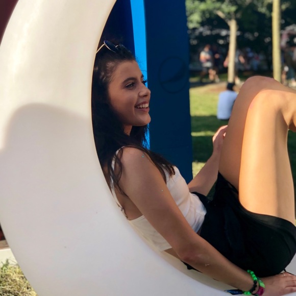 Profile Picture of Carley Klages (@carleyklages) on Poshmark