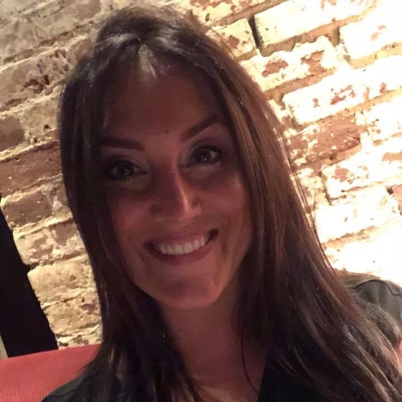 Profile Picture of Jessica Hostetler (@jhoss1007) on Poshmark