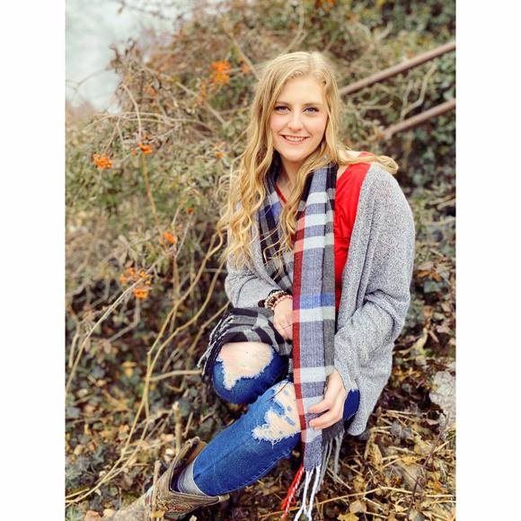 Profile Picture of Logan Pettay (@horsegirly) on Poshmark