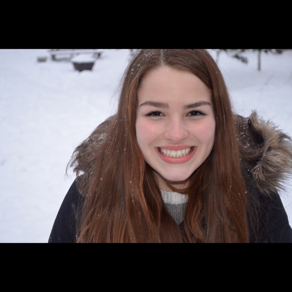 Profile Picture of Alysta Paneque (@alystacloset) on Poshmark