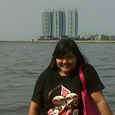 Profile Picture of Dewi Dianna Thomas (@PinkyDhede) on Twitter