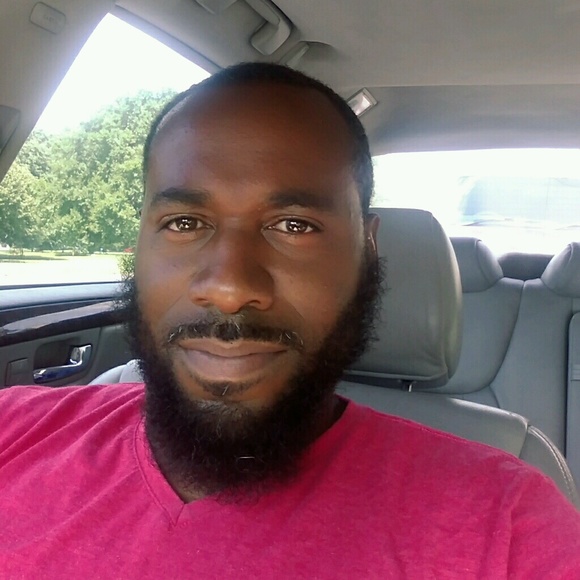 Profile Picture of Bryan Brown (@moosebrown) on Poshmark