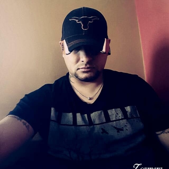 Profile Picture of Gusano Gonzales (@gusanoglz) on Poshmark