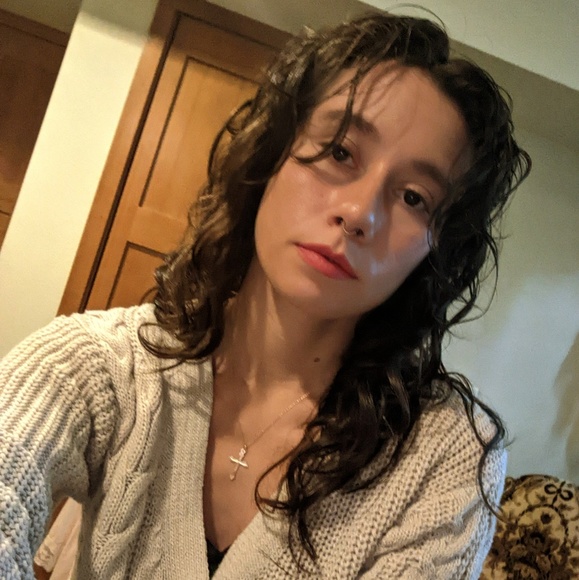 Profile Picture of Makaylin Pezzullo (@makaylinp) on Poshmark