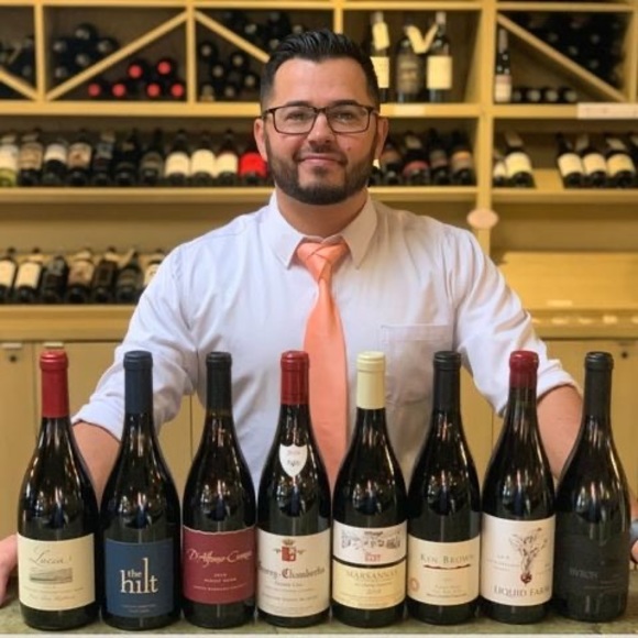 Profile Picture of Jonathan Lynn (@thewinegeek) on Poshmark