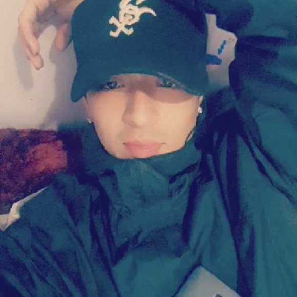 Omar Landeros - Poshmark Profile Picture of Omar Landeros (@omarlife2_0) on Poshmark