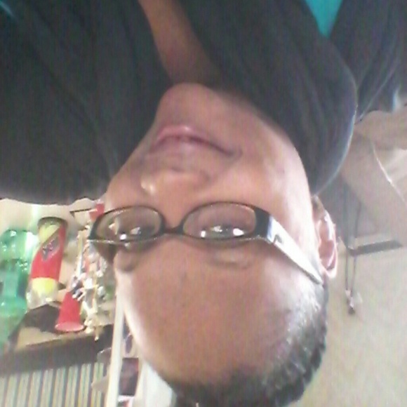 Profile Picture of Shanice Thomas (@shannyboo20) on Poshmark