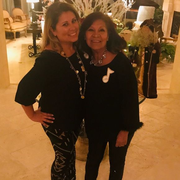 Profile Picture of Eva Polome (@evapolome) on Poshmark