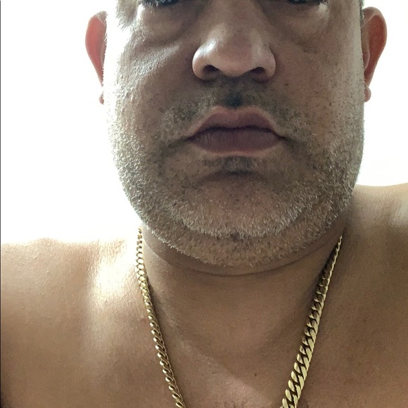 Hector Meriño almaguer - Poshmark Profile Picture of Hector Meriño almaguer (@ltu1982) on Poshmark