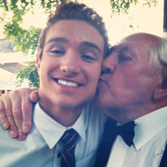 Garrett Hanberg - Poshmark Profile Picture of Garrett Hanberg (@garretthanberg) on Poshmark