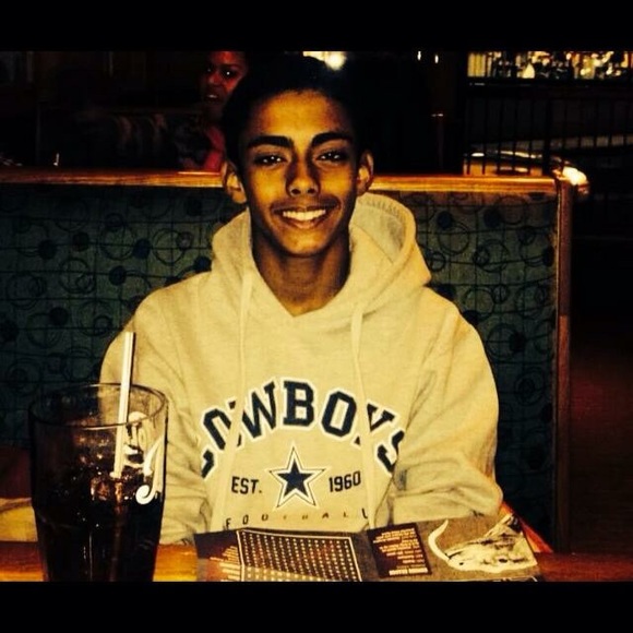 Profile Picture of Benjamin Cruz (@bencruz) on Poshmark