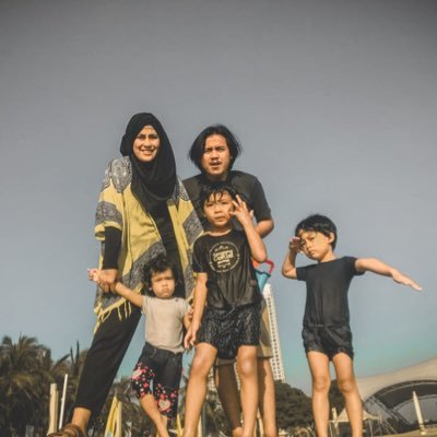 Profile Picture of Putri Rachmania (@marucuwl) on Twitter