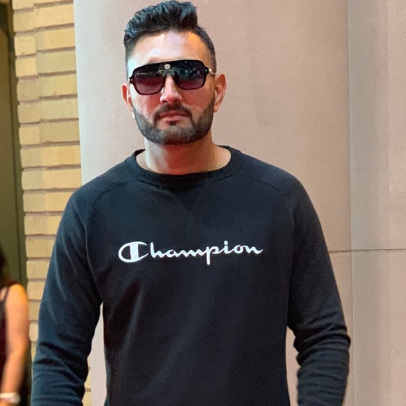 Profile Picture of Deepak Puri (@deepakpuri) on Poshmark