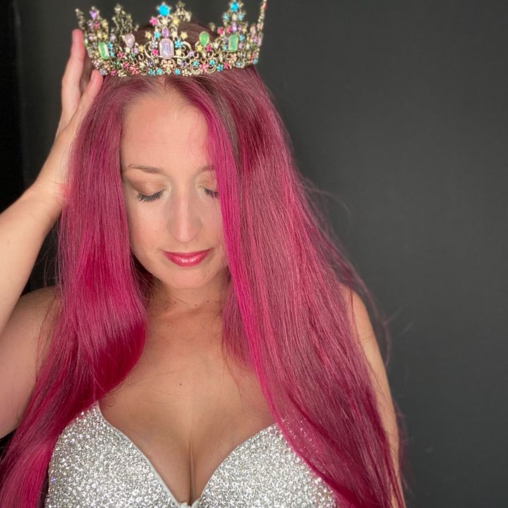 Profile Picture of   This momma does love her... (@nicolehennessy2) on Tiktok